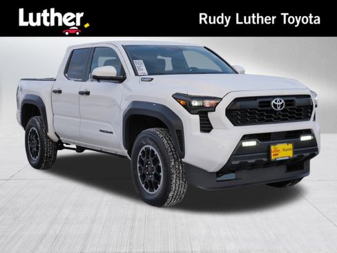Used 2024 Toyota Tacoma TRD Off-Road image 1