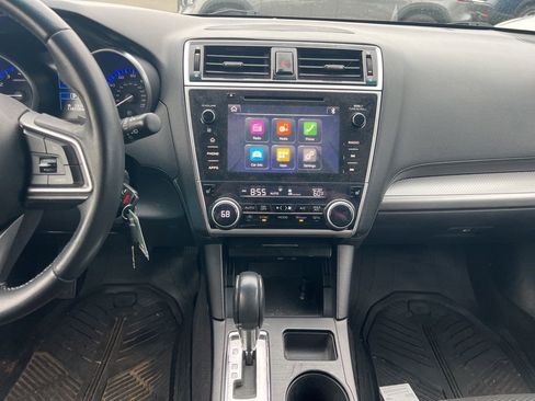 Used 2018 Subaru Outback 2.5i Premium image 12