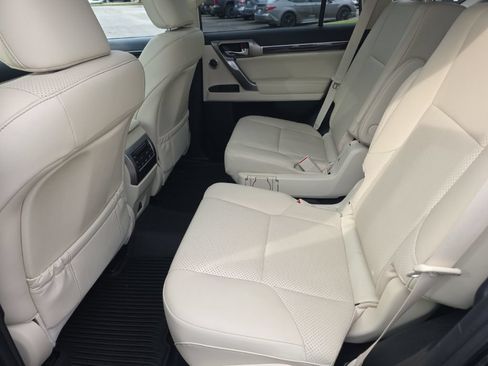 Used 2023 Lexus GX 460 Luxury w/ Sport Design Package AWD/4WD image 13