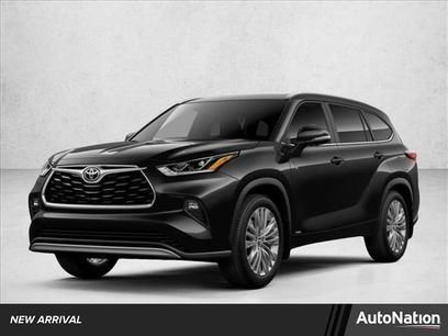 Used 2025 Toyota Highlander Platinum