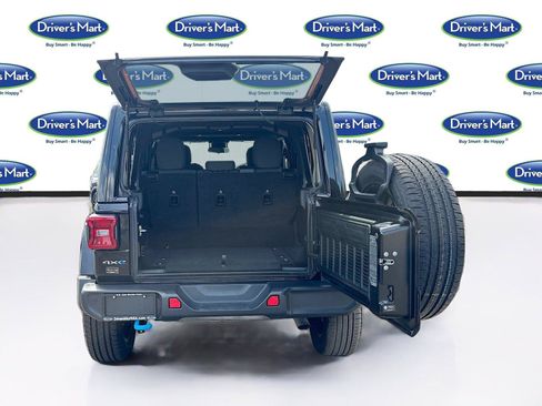 Used 2024 Jeep Wrangler Unlimited Sahara AWD/4WD image 25