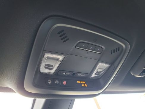 Certified 2023 Chevrolet Traverse LT FWD image 33