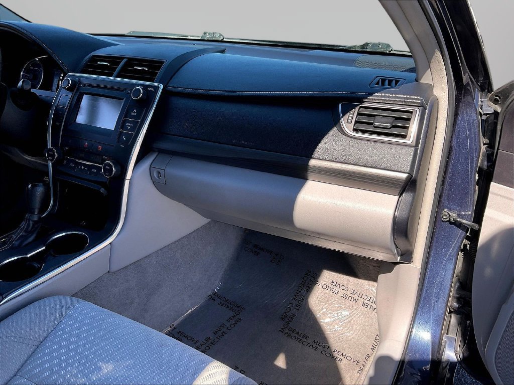 Used 2017 Toyota Camry LE FWD image 29