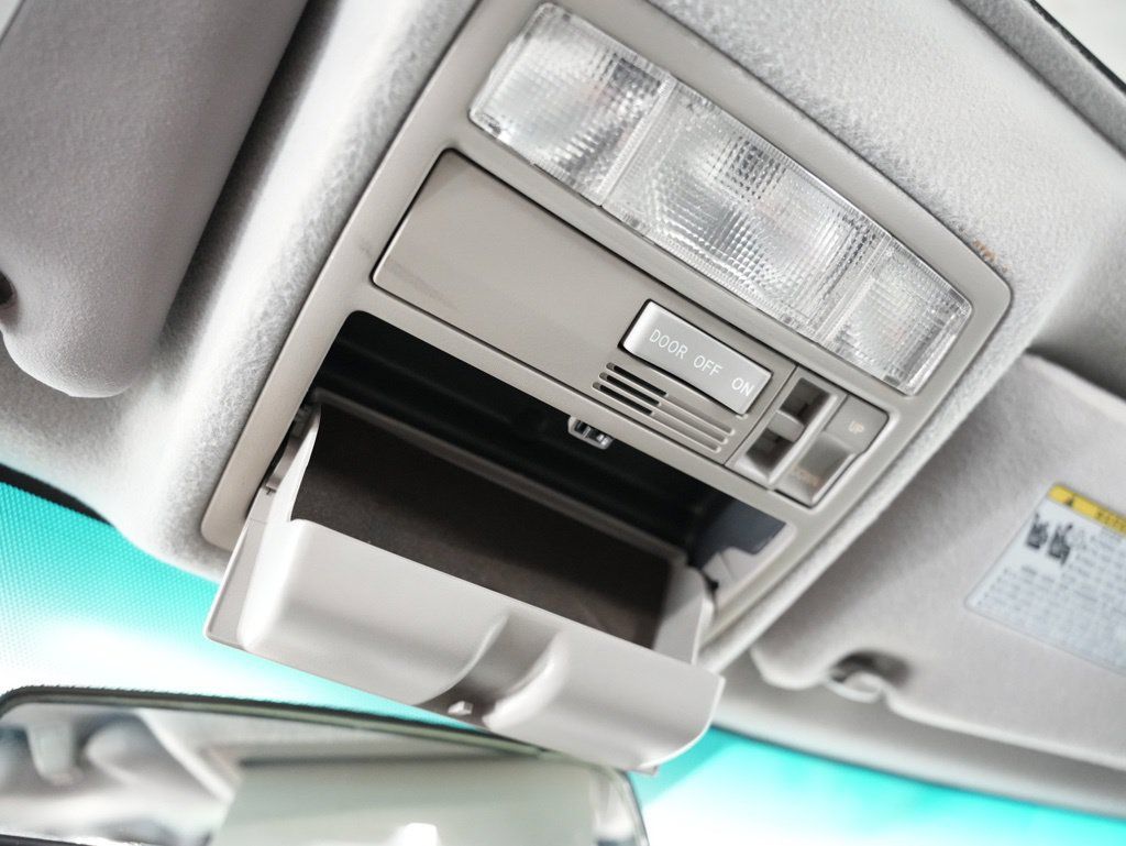 Used 2011 Toyota Camry SE w/ SE Extra-Value Pkg #1 FWD image 49