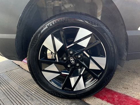 Used 2025 Hyundai Kona SEL image 9