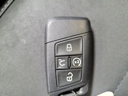 Used 2023 Volkswagen Taos SE image 32