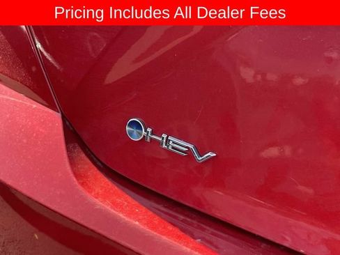 Used 2025 Toyota Camry SE FWD image 6