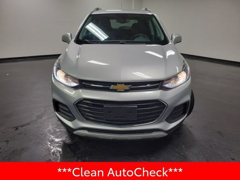 Used 2022 Chevrolet Trax LT FWD image 3