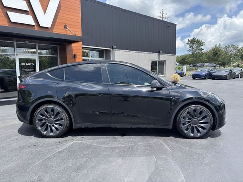 Used 2021 Tesla Model Y Long Range AWD/4WD image 2