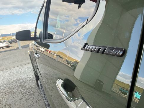 Used 2021 Toyota Tacoma Limited AWD/4WD image 23
