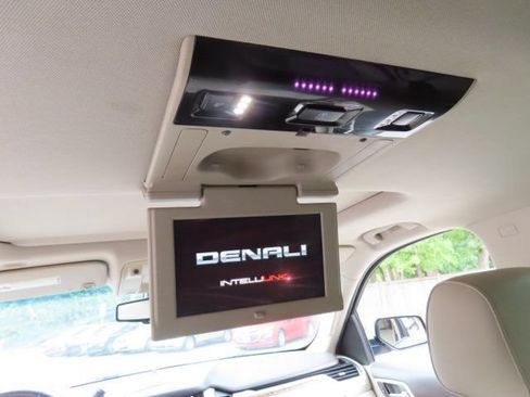 Used 2015 GMC Yukon Denali w/ Premium Package AWD/4WD image 21