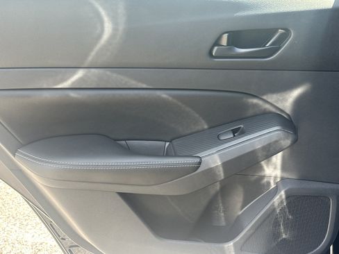 Used 2025 Nissan Altima 2.5 SV FWD image 21