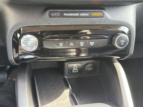 Used 2025 Ford Escape Platinum image 19