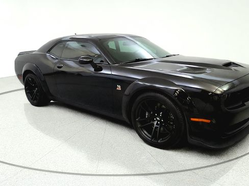 Used 2022 Dodge Challenger R/T Scat Pack RWD image 1