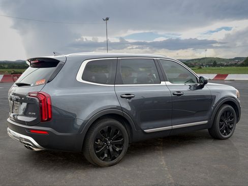 Used 2020 Kia Telluride EX w/ EX Premium Package FWD image 3