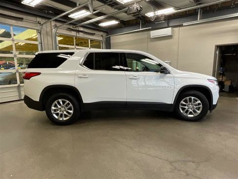 Used 2021 Chevrolet Traverse LS image 6