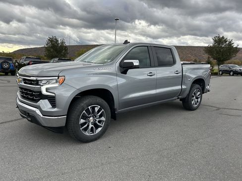 New 2026 Chevrolet Silverado 1500 LT image 3