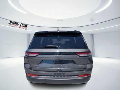 New 2026 Jeep Grand Cherokee Limited w/ Limited Altitude Package RWD image 4