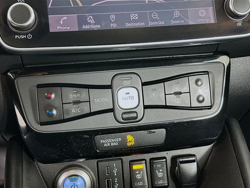 Used 2021 Nissan Leaf SV w/ SV Technology Package image 23