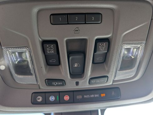 Used 2022 GMC Sierra 2500 Denali w/ Denali Ultimate Package image 22