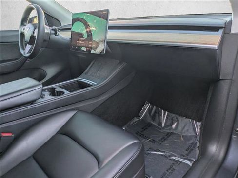 Used 2022 Tesla Model Y Performance image 22