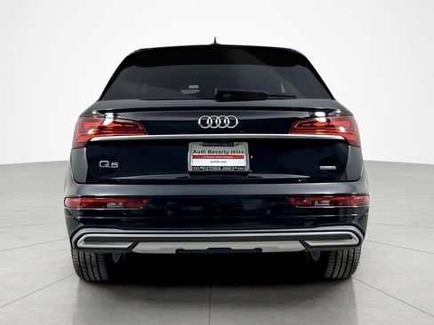 Used 2023 Audi Q5 2.0T Premium w/ Convenience Package image 4