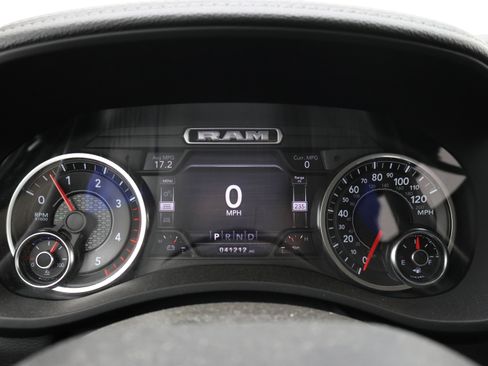 Used 2019 RAM 3500 Laramie AWD/4WD image 10