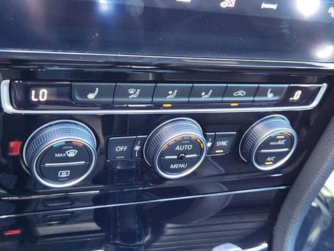 Used 2019 Volkswagen Golf R 2.0T w/DCC & Navigation 4MOTIO image 17