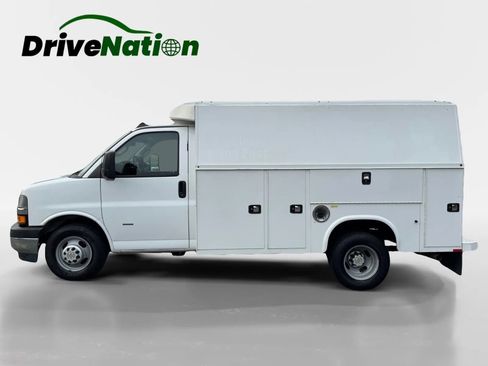 Used 2018 Chevrolet Express 3500 w/ Power Convenience Package image 8