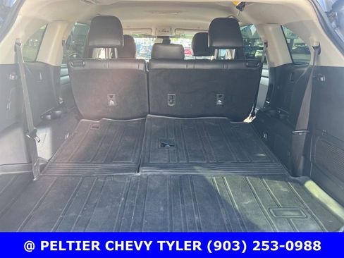 Used 2023 Toyota Highlander LE image 11