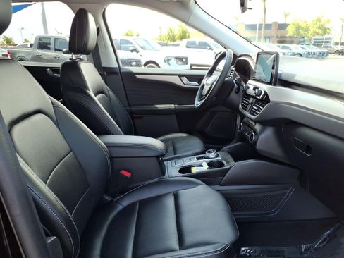 Certified 2022 Ford Escape SEL FWD image 11