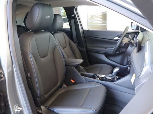 Used 2026 Buick Encore GX Sport Touring w/ Comfort Package FWD image 20