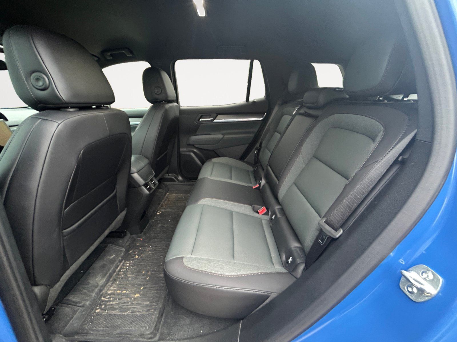 Used 2026 GMC Terrain AT4 w/ LPO, Floor Liner Package AWD/4WD image 13