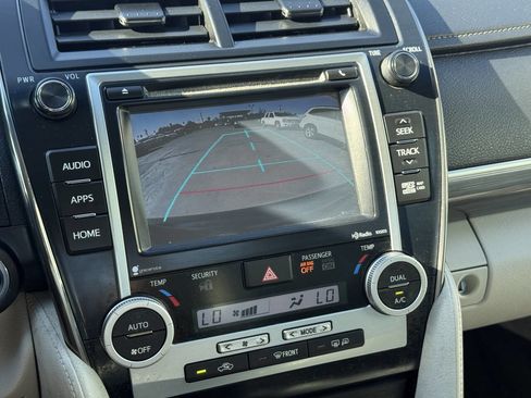 Used 2014 Toyota Camry XLE w/ Leather Package FWD image 20