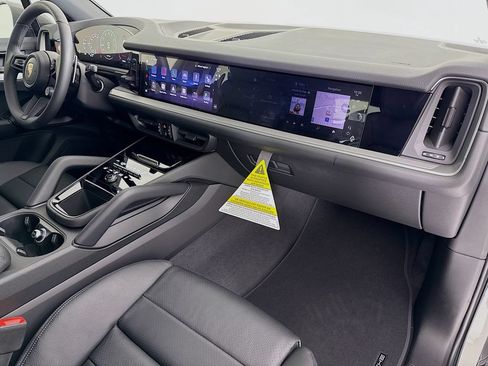 New 2026 Porsche Cayenne AWD/4WD image 30