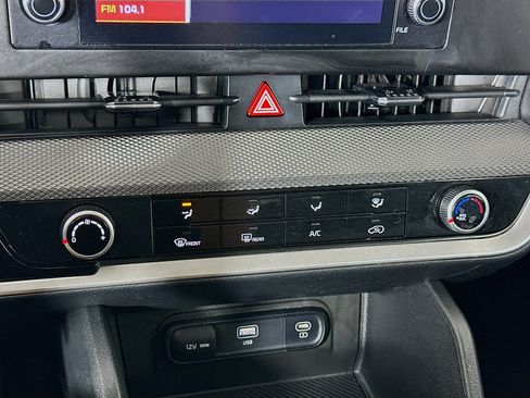 Used 2025 Kia Sportage LX FWD image 23