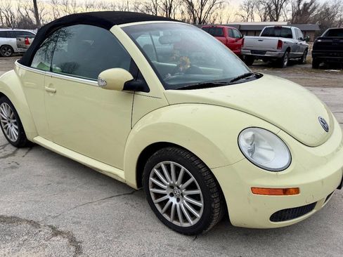 Used 2006 Volkswagen Beetle Convertible w/ Package 1 image 10
