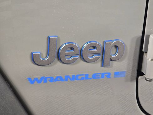 Used 2023 Jeep Wrangler Unlimited w/ Cold Weather Group AWD/4WD image 11
