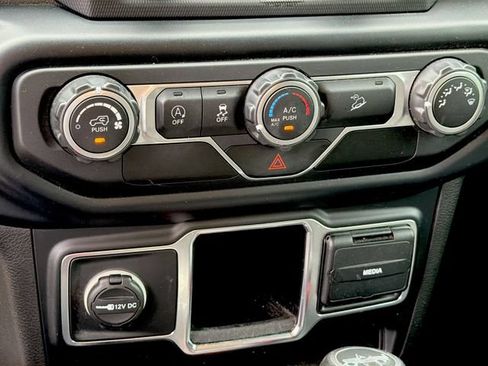Used 2019 Jeep Wrangler Unlimited Sport AWD/4WD image 12