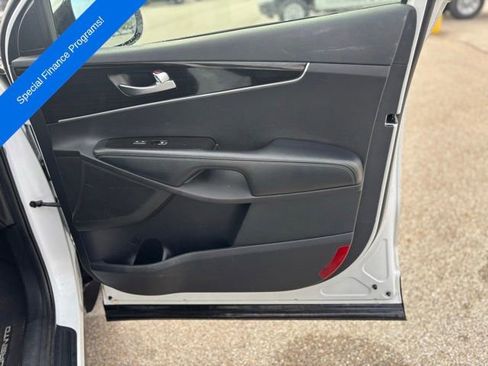 Used 2020 Kia Sorento LX image 13
