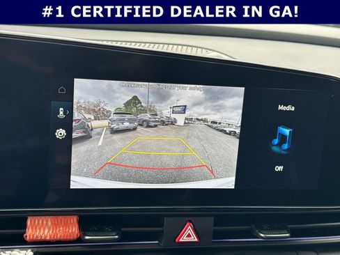 Certified 2025 Hyundai Elantra SEL image 32