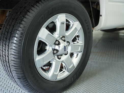 Used 2014 Ford F150 Lariat w/ Lariat Chrome Package image 61