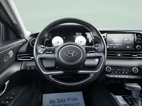 Certified 2021 Hyundai Elantra SEL w/ Convenience Package FWD image 15