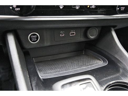 Used 2023 Nissan Rogue S image 23