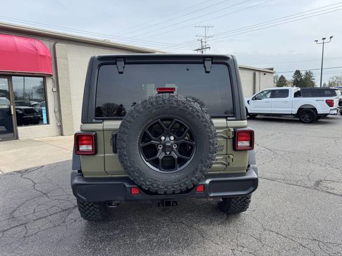 Used 2025 Jeep Wrangler Unlimited Sport image 3