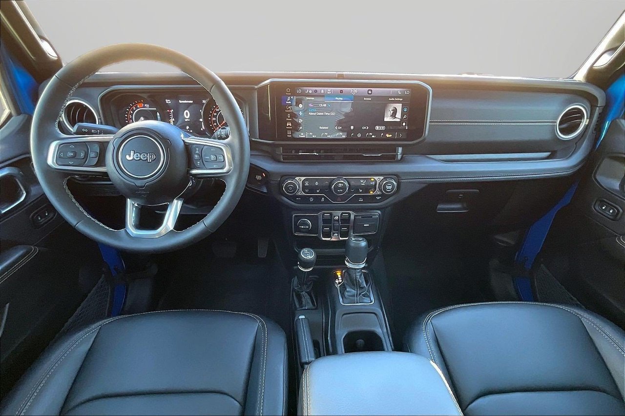 Certified 2025 Jeep Wrangler Unlimited Sahara AWD/4WD image 14