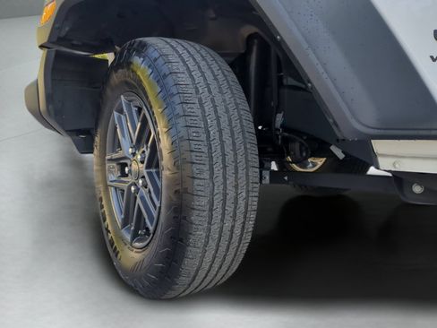 Used 2024 Jeep Wrangler Unlimited Sport AWD/4WD image 70