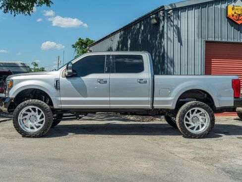Used 2022 Ford F250 Lariat w/ Chrome Package AWD/4WD image 3
