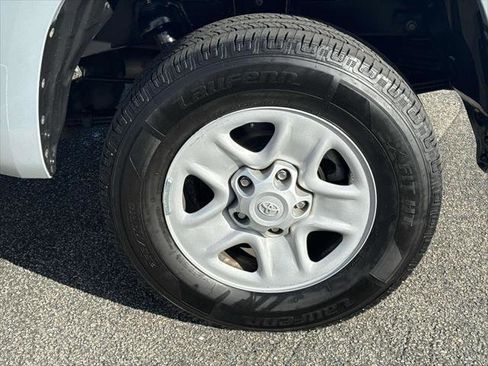 Certified 2020 Toyota Tundra SR5 image 31