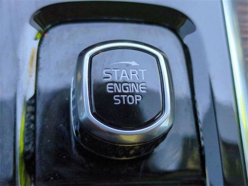 Certified 2023 Volvo XC60 B5 Ultimate w/ Protection Package Premier image 25